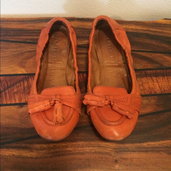 Burberry pumpkin spice leather flats/loafers - Picture 2 of 5